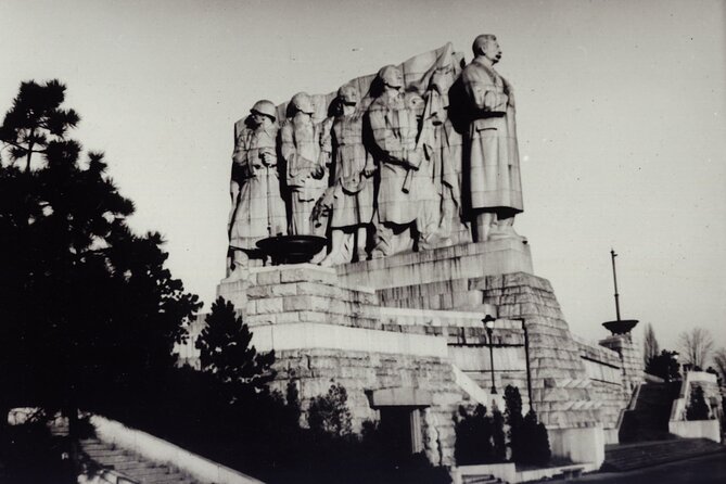 Prague Private Tour and Museum of Communism with transfer - Narodni Trida And the Wall That Remembers 1989