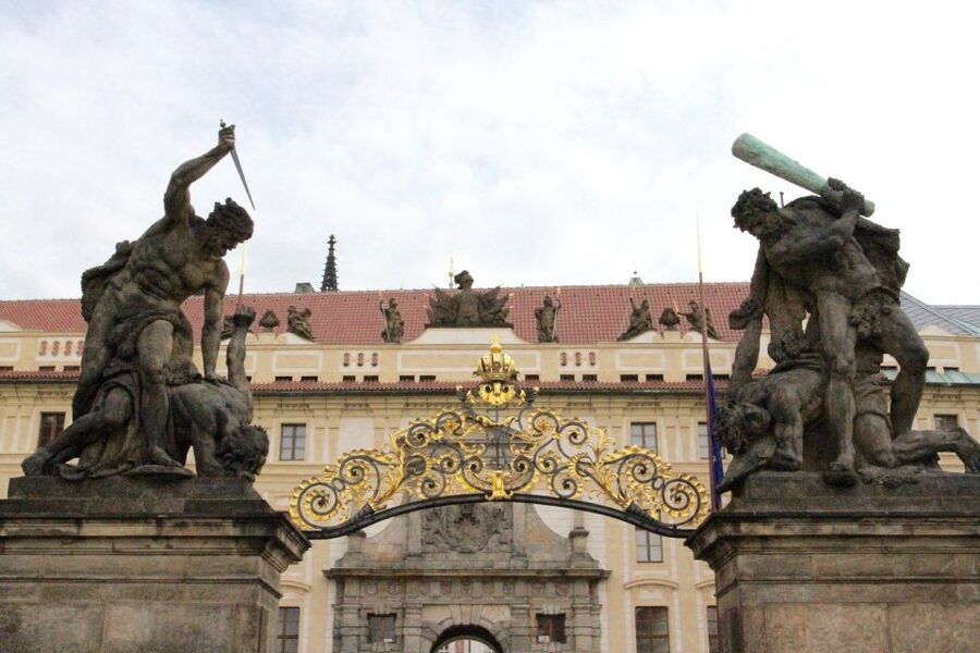 Prague: Private Tour of the Prague Castle Grounds - Getting to Prague Castle from central Prague without the headache