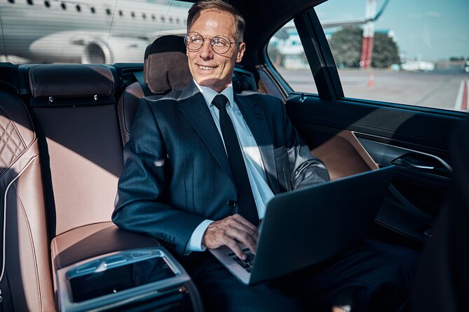 Prague Private Transfer to / from Prague Airport - Prague Airport transfer, the real job it does well