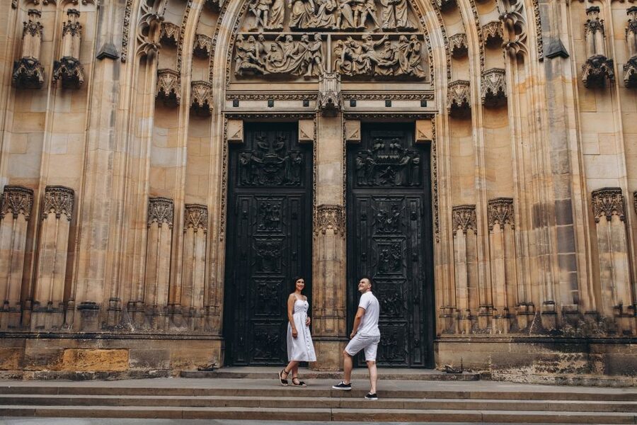 Prague: Professional Photoshoot at Prague Castle - Finding your photographer outside Prague Medieval Tavern