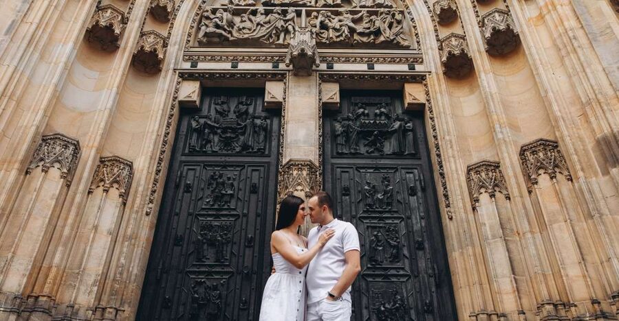 Prague: Professional Photoshoot at Prague Castle - The photo stop at Prague Castle, and what you’re really doing there