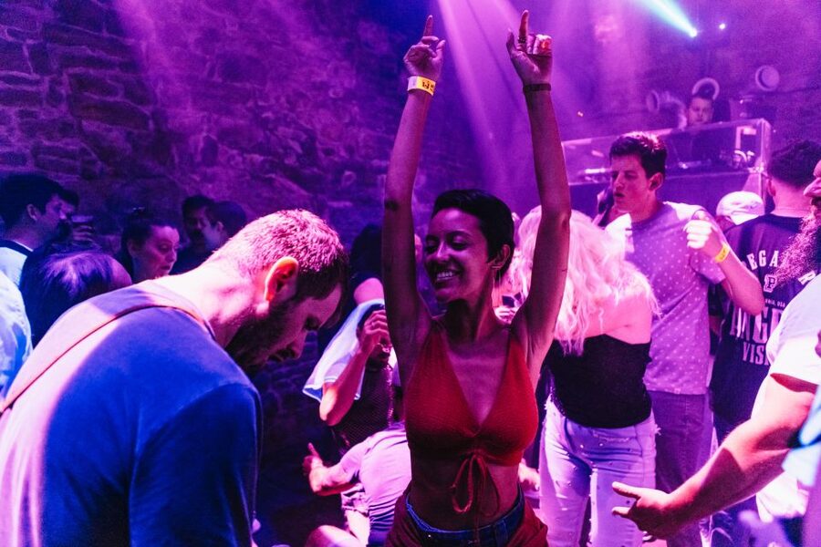 Prague: Pub Crawl with Unlimited Drinks & 5-floor Club Entry - Key highlights you will feel right away