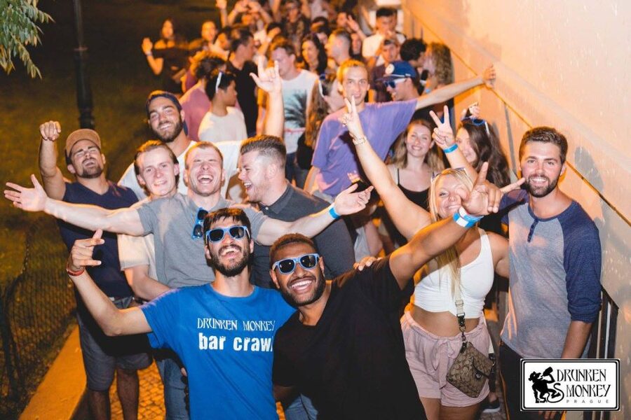 Prague: Pub Crawl with Unlimited Drinks, Bars & Club Entry - Who this pub crawl is best for