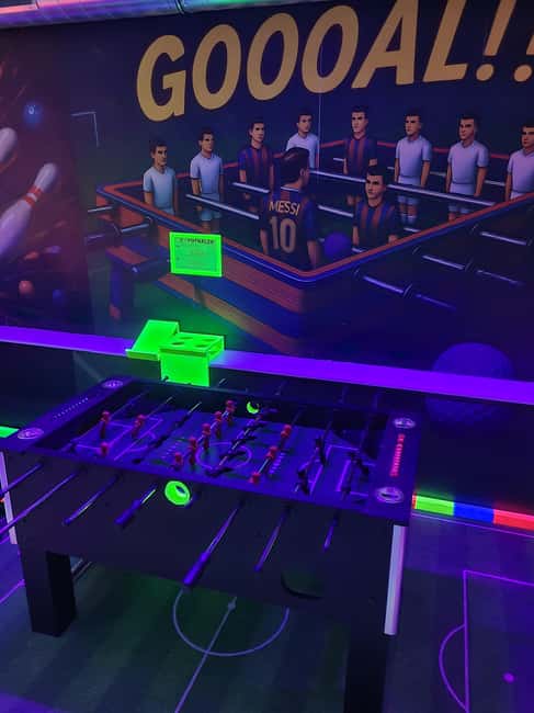 Prague: Punk Minigolf Glow-in-the-Dark Entry Ticket - Photo and video friendly under UV light, without awkward effort