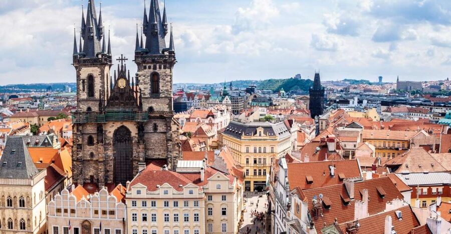 Prague Royal Castle, St Vitus, Golden Lane Tour with Tickets - Entering Prague Castle Through Matyáš Gate