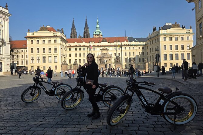 Prague's Highlights & Viewpoints, Sightseeing on Ebike - Prague Castle from the outside: great context, not a long queue day