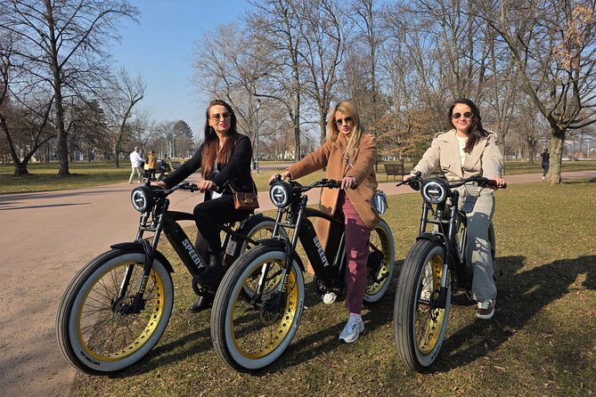 Prague's Highlights & Viewpoints, Sightseeing on Ebike - Charles Bridge by e-bike: the river view without the long walk