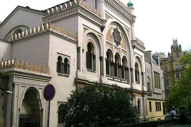Prague's Jewish Quarter: A Self-Guided Audio Tour - Staying on track: directions, maps, and phone care