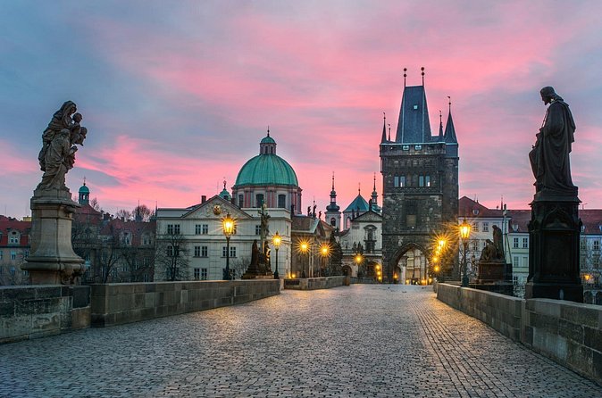 Prague Scavenger Hunt and Highlights Self Guided Audio Tour - Staying on track: how the app-based hunt keeps you moving
