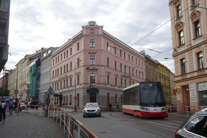 Prague self-guided walking tour and scavenger hunt - How the smartphone scavenger hunt actually works (and how to avoid data problems)