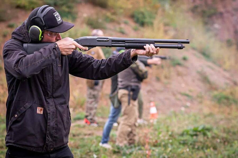 Prague: Shooting Experience with 3 to 10 Guns & Bus Transfer - Key Things That Make This Experience Worth It