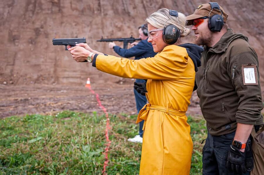 Prague: Shooting Experience with 3 to 10 Guns & Bus Transfer - Should You Book This Prague Shooting Experience?