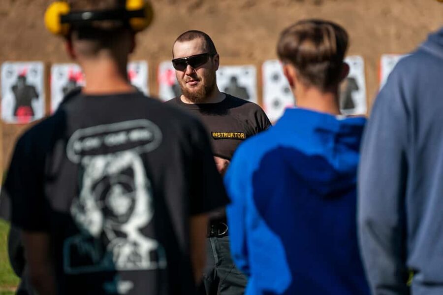 Prague: Shooting Experience with 3 to 10 Guns & Bus Transfer - Transfer, Meeting Point, and Getting There Without Stress