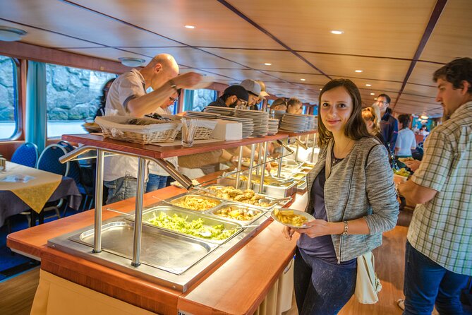 Prague: Sightseeing Boat Cruise with Buffet Dinner - The Vltava Route: What You’ll See at Each Major Stop