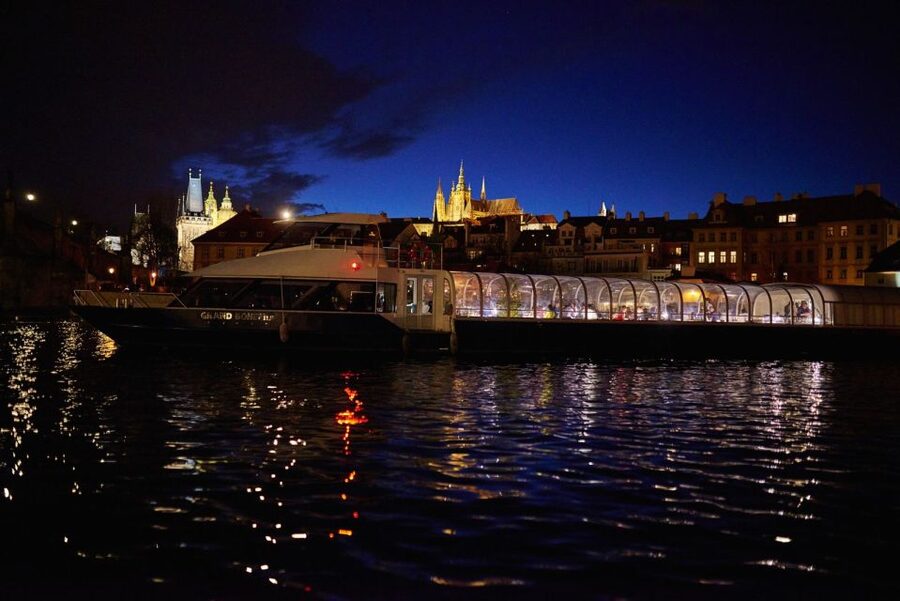 Prague: Sightseeing Dinner Cruise on Open-Top Glass Boat - Who Should Book This Prague Sightseeing Dinner Cruise