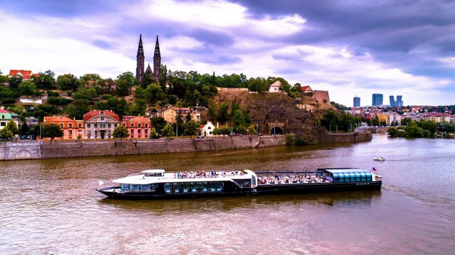 Prague: Sightseeing Dinner Cruise on Open-Top Glass Boat - A Three-Hour Prague Night From the Vltava (And Why It Works)