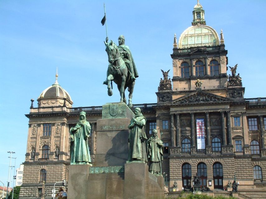 Prague Sightseeing Tour with Lunch - Prague Castle Complex: Power, Sacred Space, and a Great Orientation Point