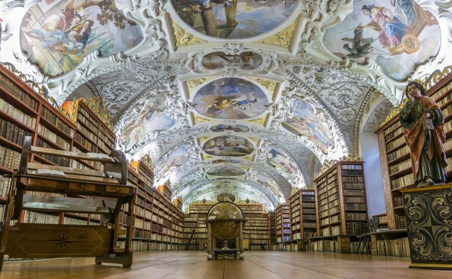Prague: Skip-the-line Strahov Monastery and Library Tour - Getting from Hradcany Square to Strahov without wasting time