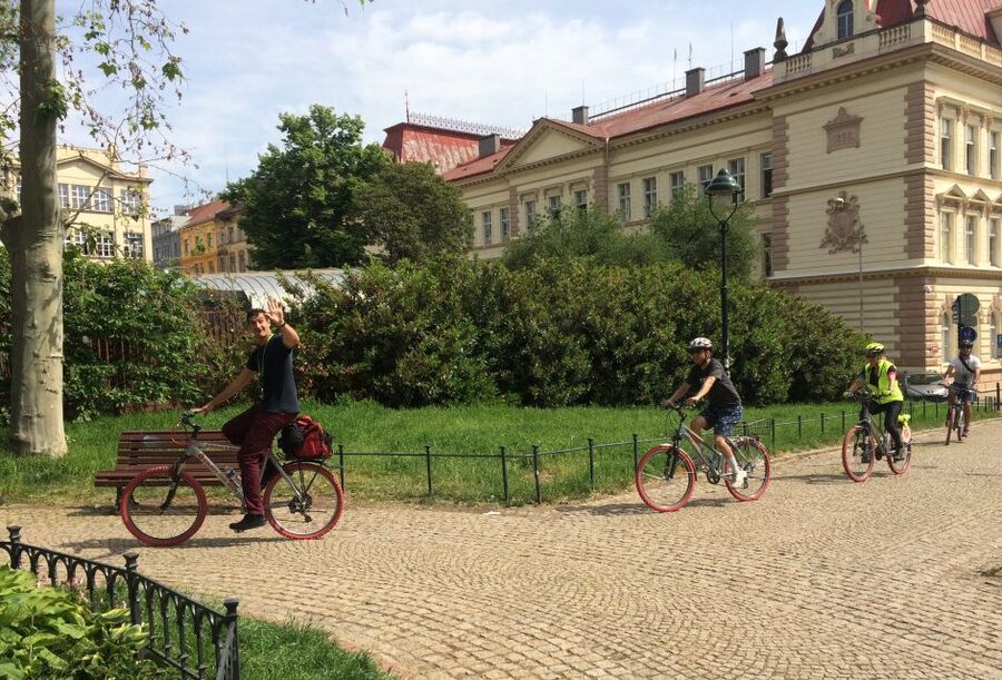 Prague: Stunning Viewpoints, Castle, City & Park E-Bike Tour - How This 150-Minute E-Bike Plan Fits Into a Prague Day