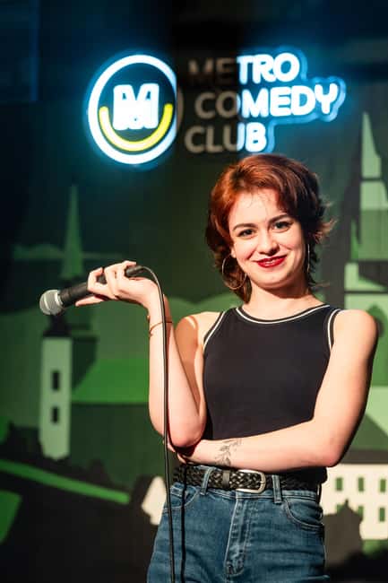 Prague: Sunday Live Music & Stand-Up Comedy Night in English - Doors at 6:30 PM, show at 7:00 PM, and seating that rewards early arrival