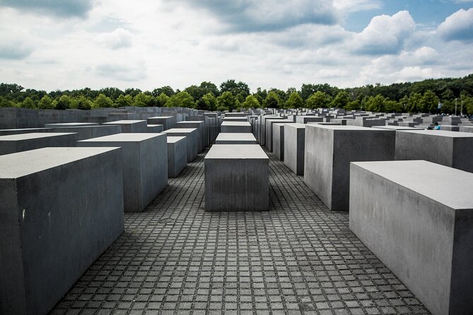 Prague to Berlin Private Transfer with Optional Sightseeing - The Driver Role: Local Insights, Not a Full Tour Guide