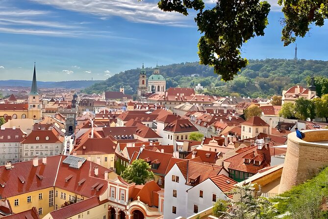 Prague to Full in Small Groups - A 5-Hour Prague Walk That Hits the Best Angles