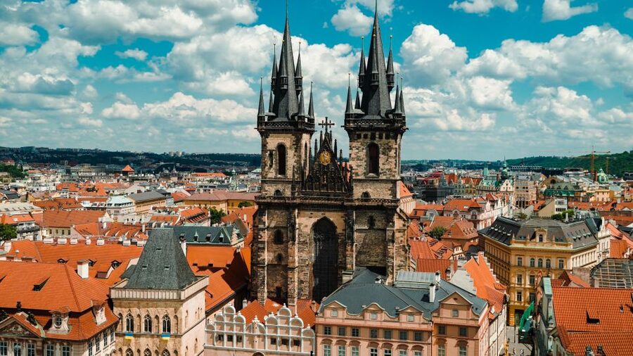 Prague: Top Sights and Historic Center Introduction Tour - Starting at Prašná Brána: Powder Tower, Old Walls, and Fast Orientation