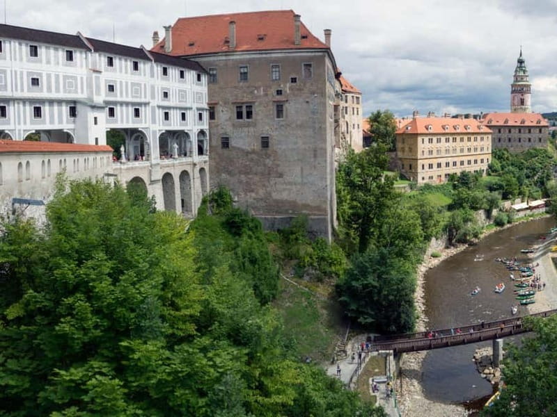 Prague: Transfer to Vienna via fabulous Cesky Krumlov - What This Tour Is Best For