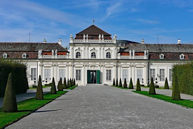 Prague–Vienna Car/Van (1–7 pax) via Lednice Chateau & Mikulov - What is included, what you pay for separately