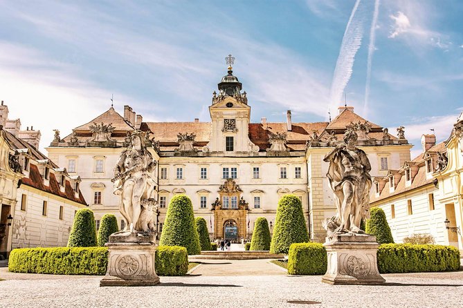 Prague-Vienna One-Way Sightseeing Day Tour - Comfort, Pickup, and Luggage Without the Headaches