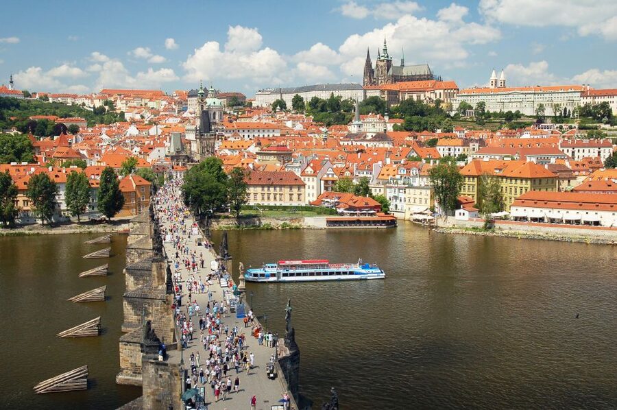 Prague: Vintage Car Ride and Walking Tour - Key Things I’d Book This For