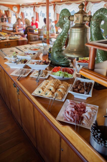 Prague: Vltava River Evening Dinner Cruise - Drinks, Comfort, and Group Flow at Sea-Like Speed