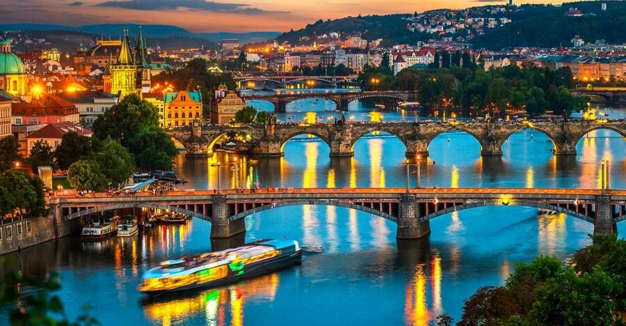 Prague: Vltava River Night Cruise with Buffet - A 3-hour route built for night views, from Čechův Bridge to Prague Castle