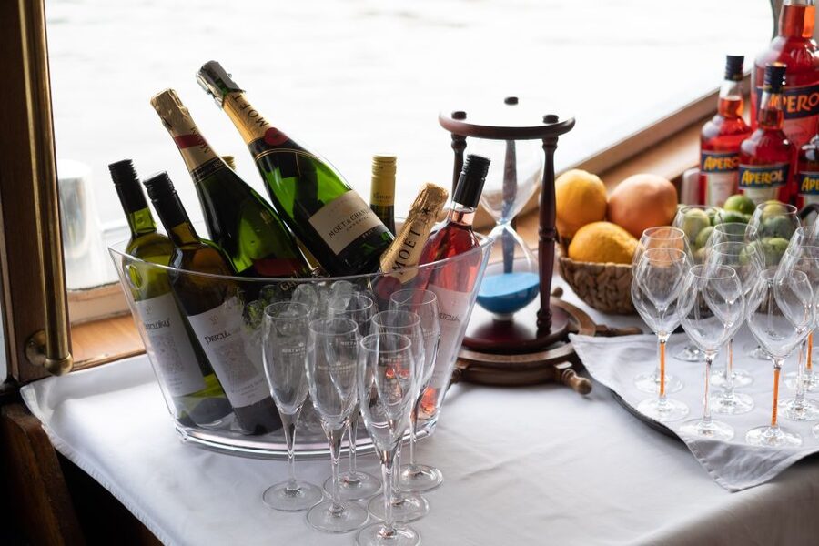 Prague: Vltava River Private Boat Party with Drinks - Key things I’d plan around