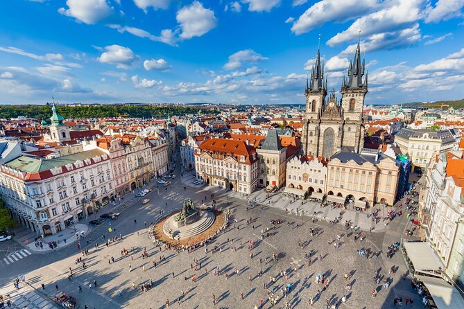 Prague Walking Tour 2,5h (Old Town, Jewish Quarter and Charles bridge) - Staroměstské náměstí: the astronomical clock moment