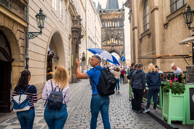 Prague Walking Tour of Old Town, Charles Bridge and Prague Castle - Prague Castle outside sights, Hradcany views, and the guard moment