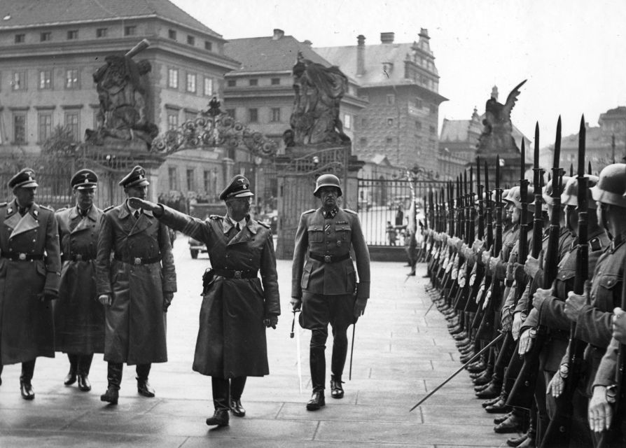 Prague: World War II and Communist History Tour - The Czech Uprising and the Resistance Story You Can Follow