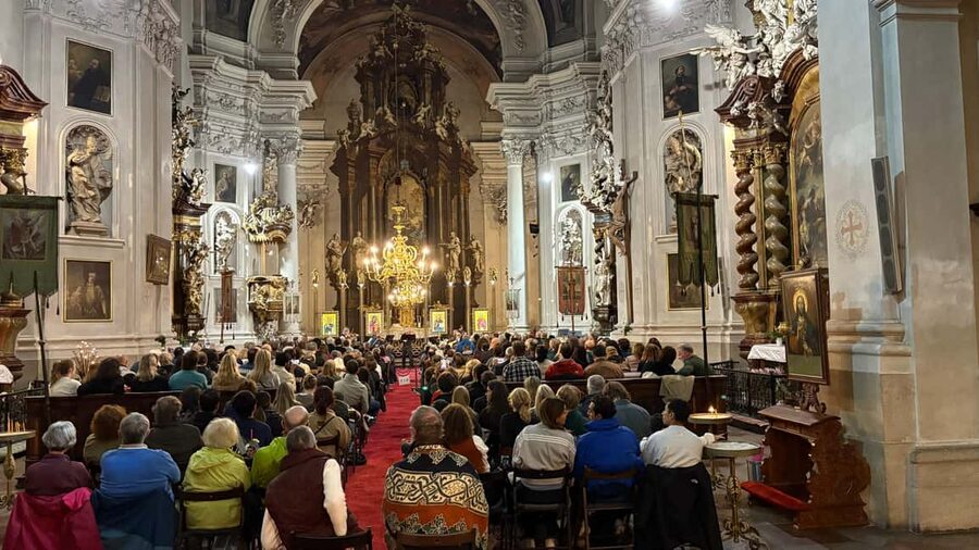Praha:Vivaldiho koncert Čtyř ročních dob a další Klementinum - St. Clement Cathedral Acoustics and the Organ That Adds Real Weight