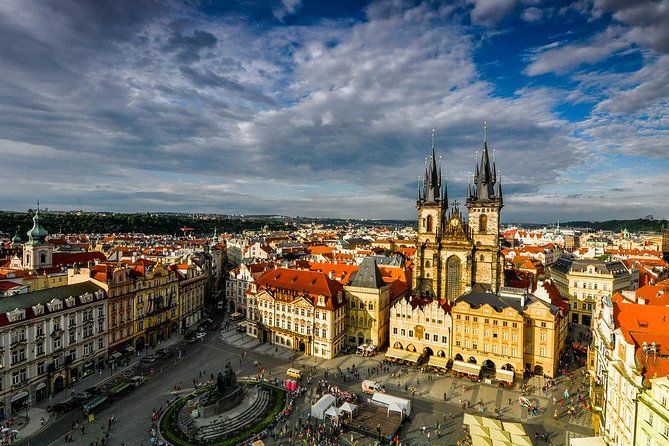 Private 4-hour City Tour of Prague with driver & official guide w/ Hotel pick up - A smart 4-hour Prague route, with hotel pickup that saves your morning