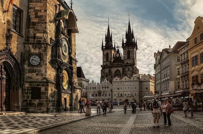 Private 4-hour City Tour of Prague with driver & official guide w/ Hotel pick up - Old Town Hall and the Astronomical Clock square: why the free area matters