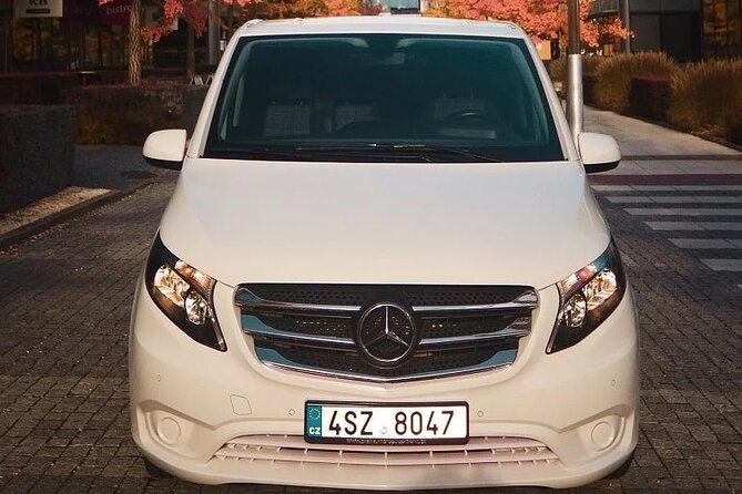 Private ARRIVAL Transfer by MINIVAN Mercedes Vito 8+1pax - Practical tips to make your arrival even smoother