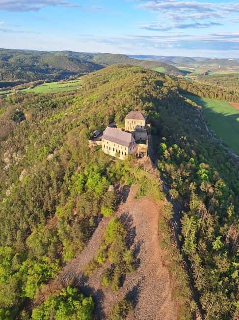 Private Balloon Ride Prague - Castles in Central Bohemia - What to wear and bring for a calm, comfortable flight