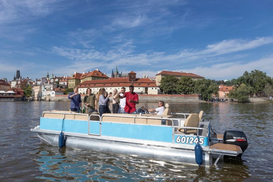 Private Boat Cruise With Unlimited Prosecco - Price and value: $412 for a private group up to 10