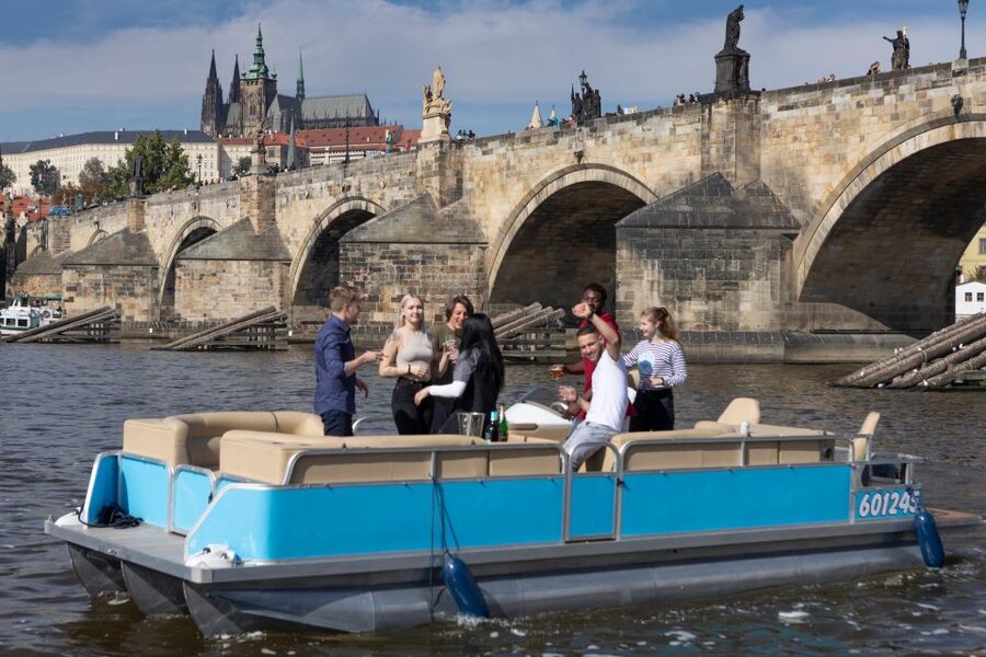 Private Boat Cruise With Unlimited Prosecco - Should you book this private Prosecco cruise?