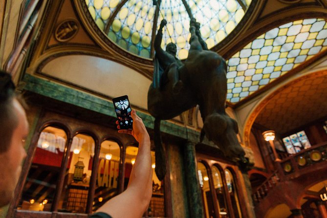 Private City Kickstart Tour: Prague - Rudolfinum to Charles Bridge: statues, performances, and a classic Prague viewpoint