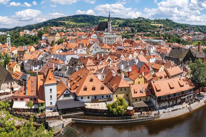 Private Driver from Prague to Vienna with a Stop in Cesky Krumlov - Price and value: is $319.98 per person worth it?