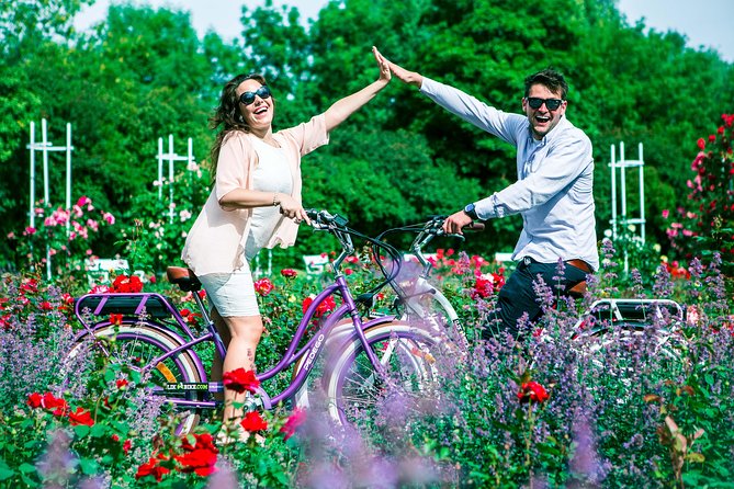 PRIVATE eBIKE TOUR - Stop 1: The 2nd largest city park for a breather and a reset