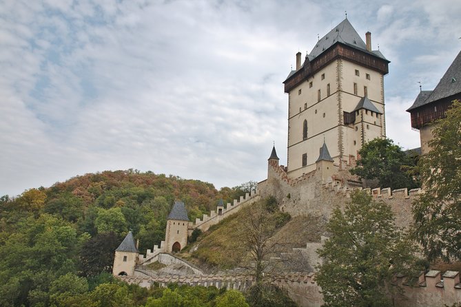 Private Karlstejn castle tour from Prague with glassworks & lunch - Getting From Prague to Karlštejn Without Losing the Day