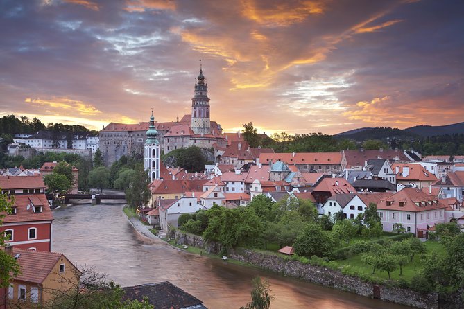 Private Luxury Transfer to Cesky Krumlov from Prague - Breaks, water, and Wi-Fi: small perks that save the day
