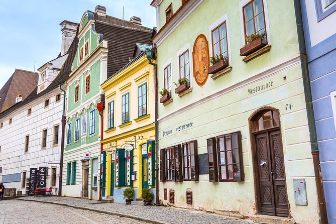 Private Luxury Transfer to Cesky Krumlov from Prague - Driver support: what you’re paying for beyond the car